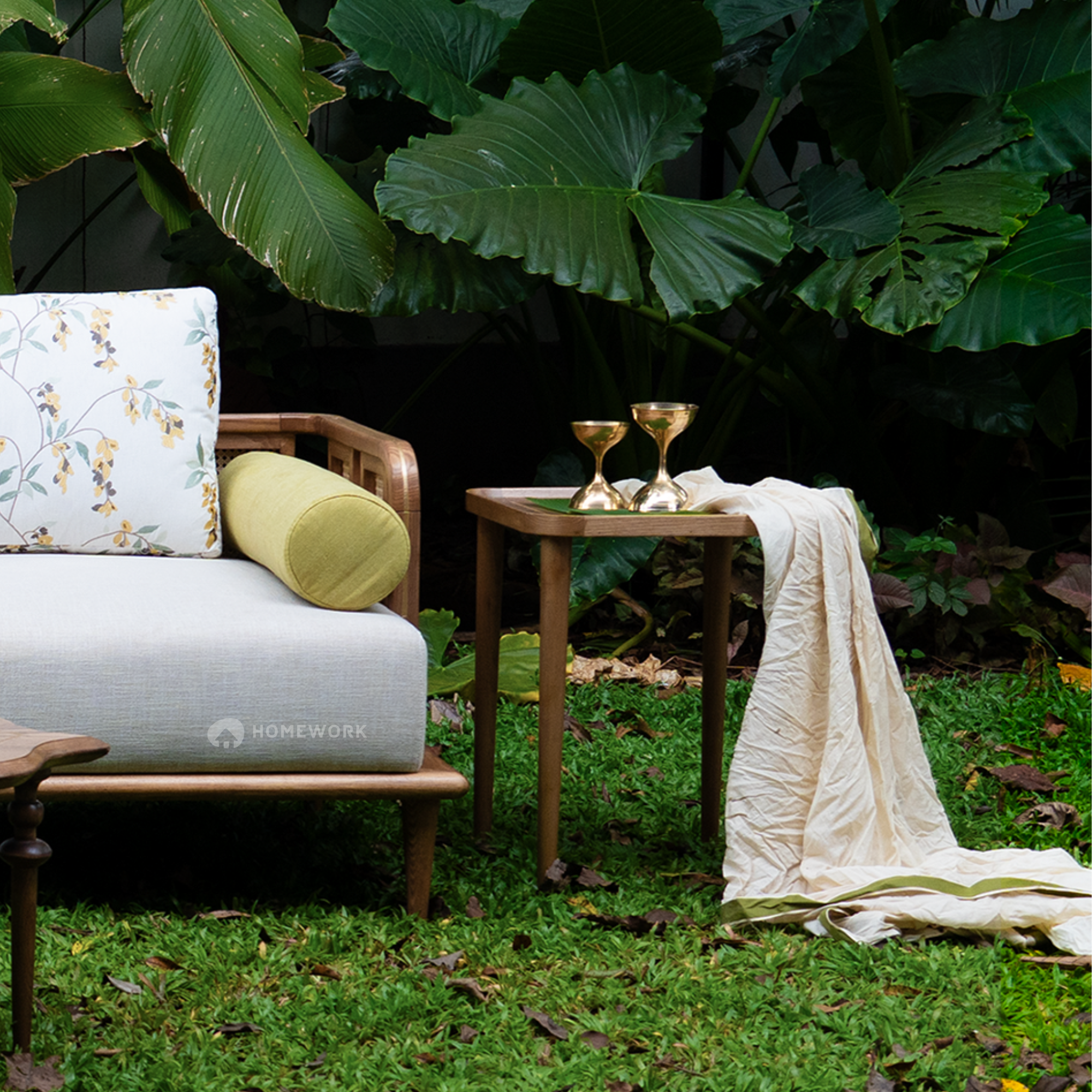 Nila Side Table