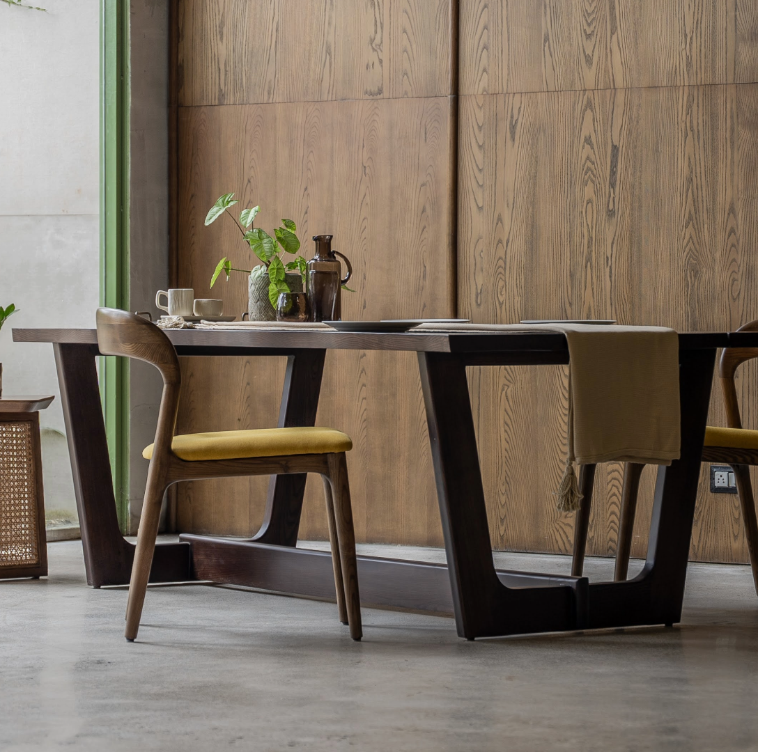 Amra Dining Table