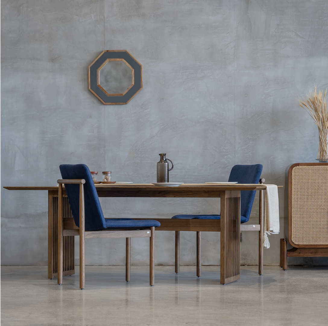 Nero Dining Table