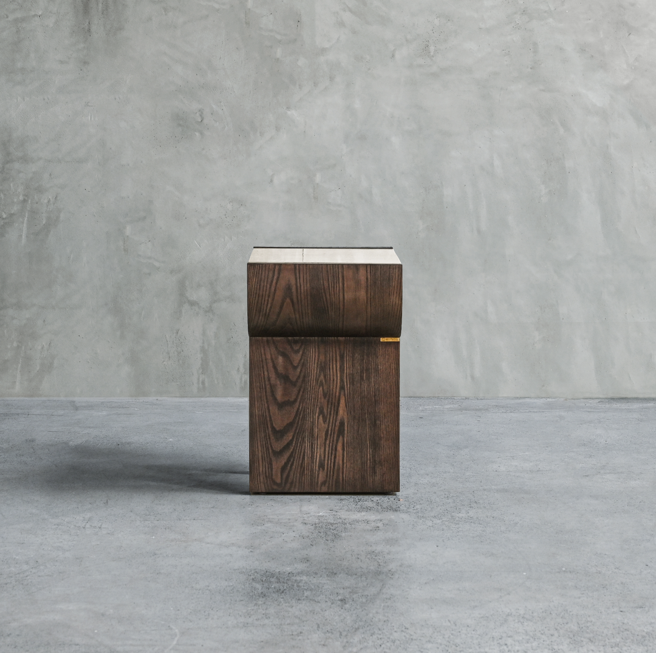 Yuki side Table